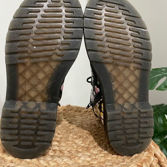 Dr. Marten Floral Lace Up 1460 Boot - Picture 7 of 8